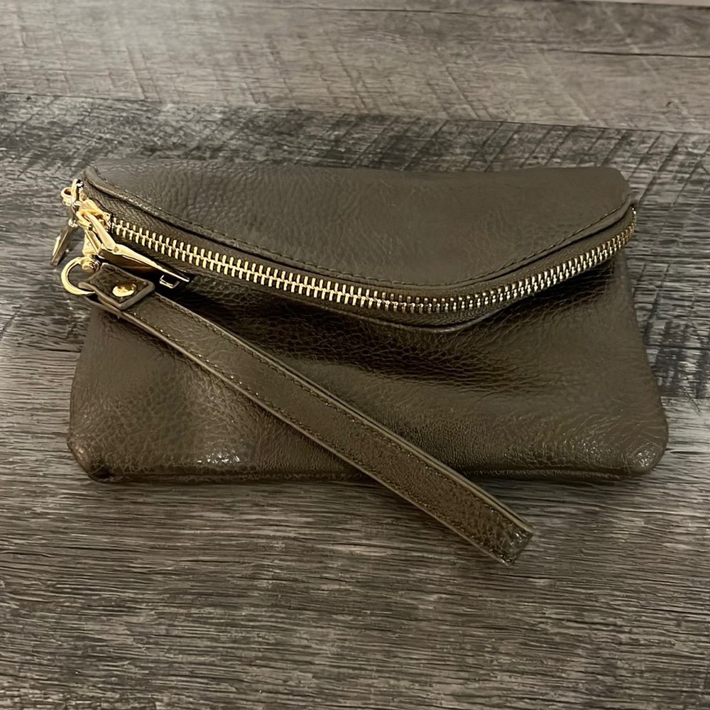 Wristlet / purse